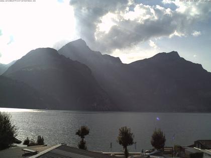 Flüelen: Windsurfing Center am Urnersee