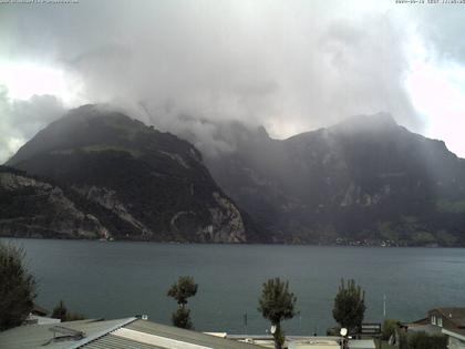 Flüelen: Windsurfing Center am Urnersee