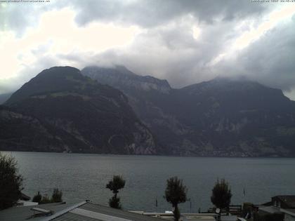 Flüelen: Windsurfing Center am Urnersee