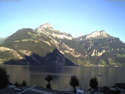 Flüelen: Windsurfing Center am Urnersee