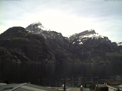 Flüelen: Windsurfing Center am Urnersee