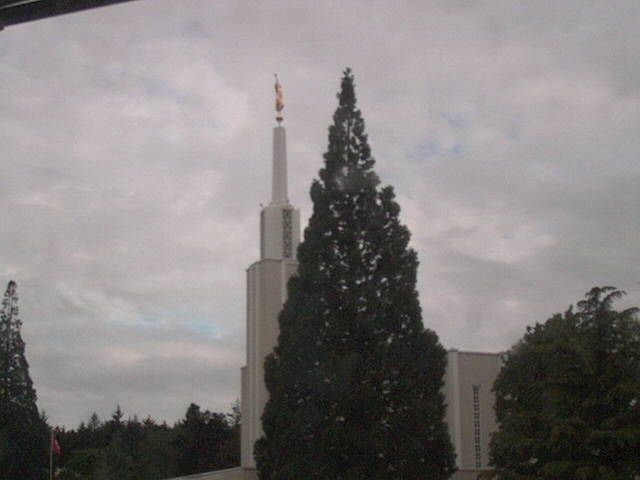 Zollikofen: Mormon Temple - view out of the Computer-Helpcenter Shop-Windows