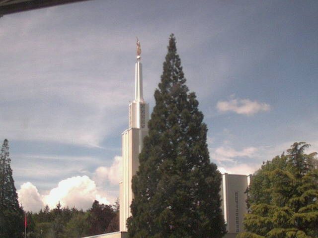 Zollikofen: Mormon Temple - view out of the Computer-Helpcenter Shop-Windows
