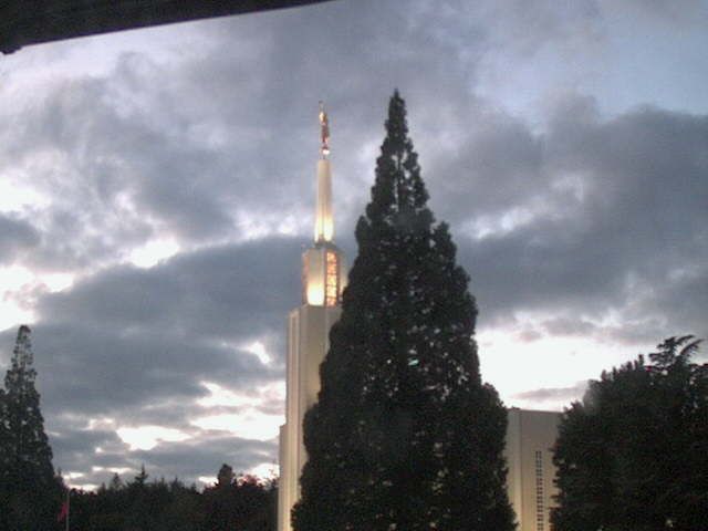 Zollikofen: Mormon Temple - view out of the Computer-Helpcenter Shop-Windows