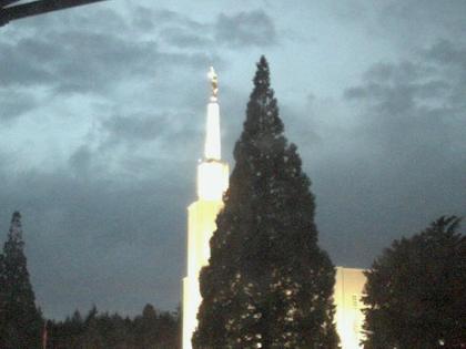 Zollikofen: Mormon Temple - view out of the Computer-Helpcenter Shop-Windows
