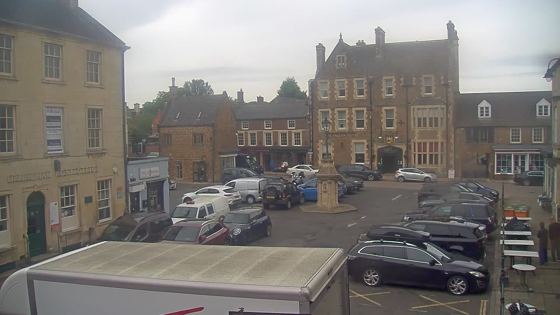Traffic Cam Martinsthorpe › North: Uppingham - Market Place Uppingham Rutland
