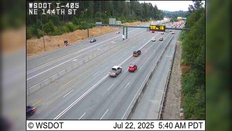 Traffic Cam Kirkland: I-405 at MP 21.8: NE 144th St