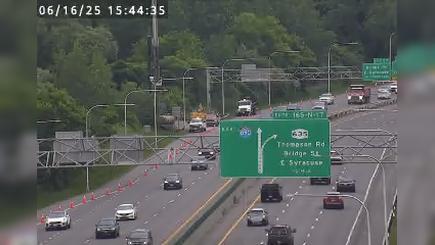 Traffic Cam Syracuse › East: I-690 east of Exit 15 (Midler Ave)