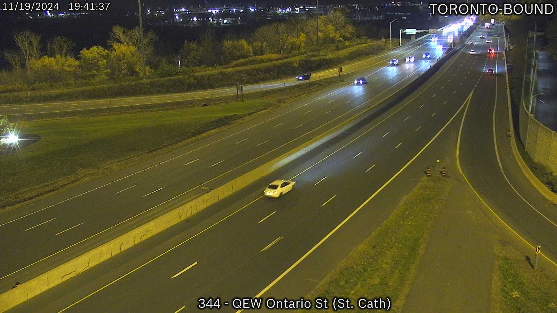 Traffic Cam St. Catharines: QEW near - Street