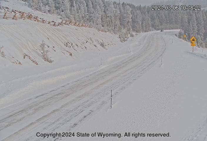 Traffic Cam Johnson › East: Powder River Pass - EAST