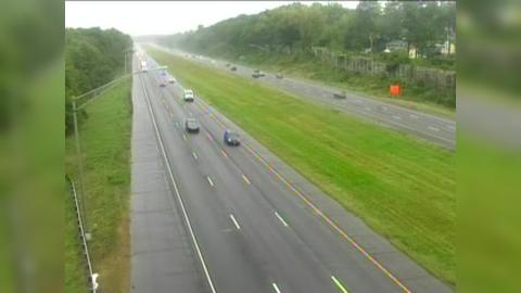 Traffic Cam Farmington: CAM - I-84 WB E/O Exit 36 - E/O Long Swamp Rd