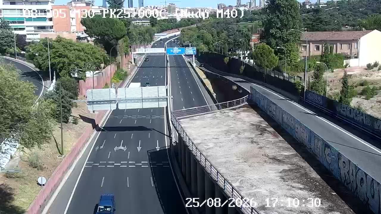 Traffic Cam Fuentelarreina: M30 - PK25+000 C (NUDO M-40)