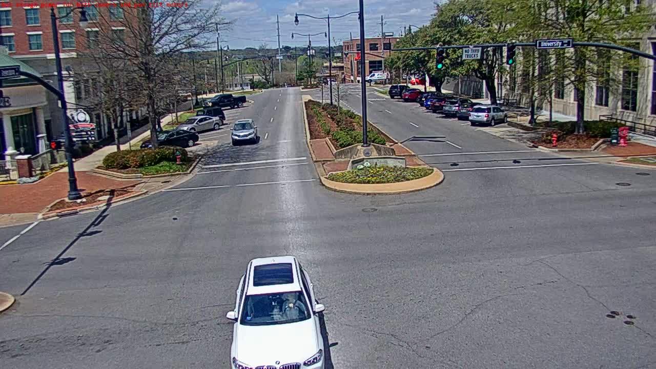 Traffic Cam West End › North: TUS-CAM-Greensboro-University