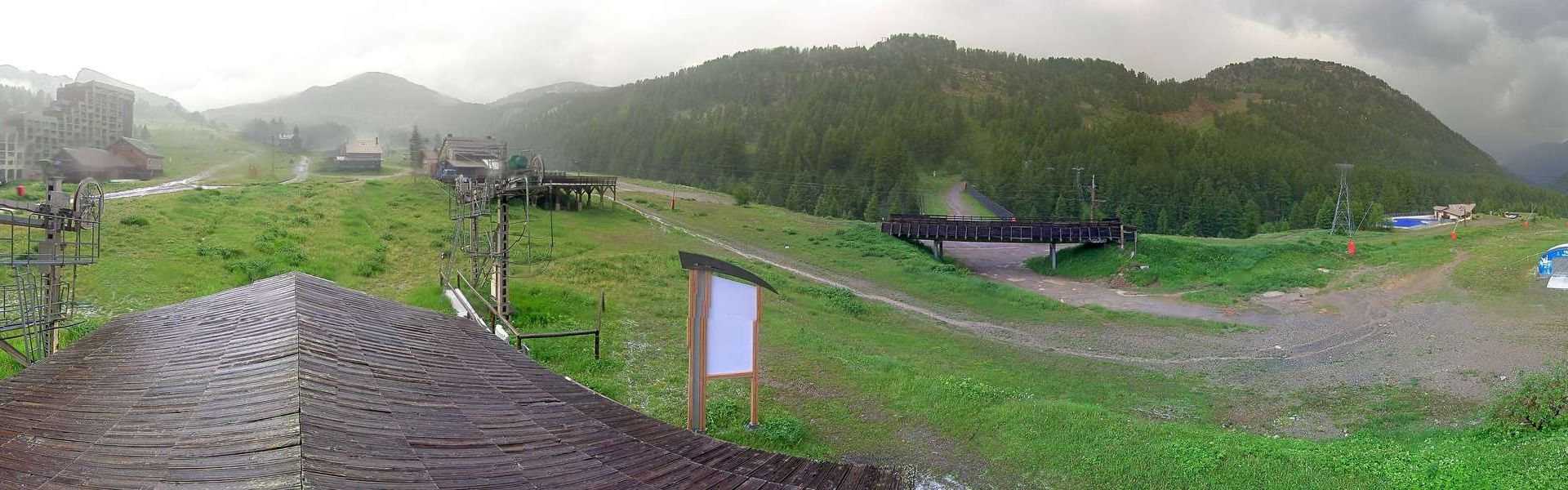 Traffic Cam Isola: Isola 2000 Station