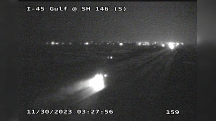 Traffic Cam Hitchcock › South: IH-45 Gulf @ SH 146 (S)