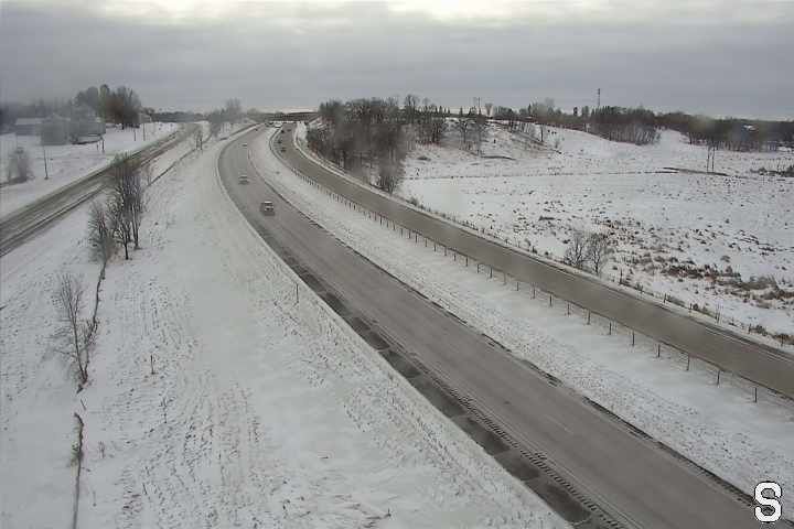 Traffic Cam Hazelwood: I-35: I-35 NB (MP 72.3)