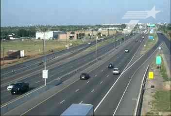 Traffic Cam Wildwood Subdivision › East: PHR IH2 @ FM 3195 (Stuart Place)