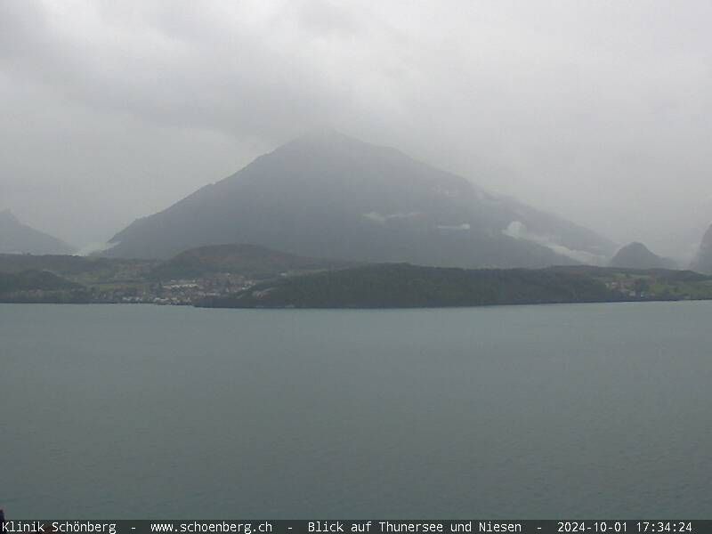 Gunten: Klinik Schönberg - Blick auf Thunersee und Niesen