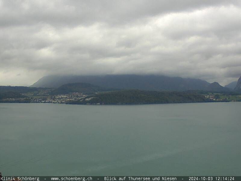 Gunten: Klinik Schönberg - Blick auf Thunersee und Niesen