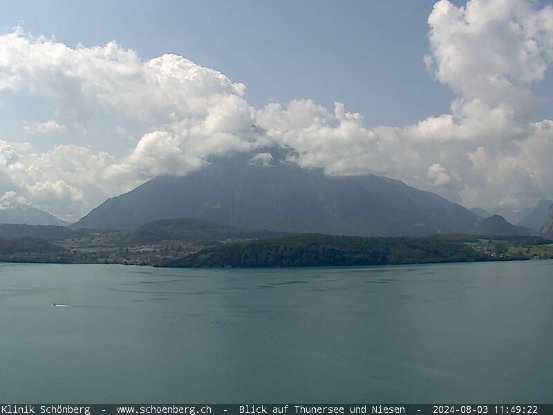 Gunten: Klinik Schönberg - Blick auf Thunersee und Niesen