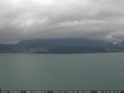 Gunten: Klinik Schönberg - Blick auf Thunersee und Niesen