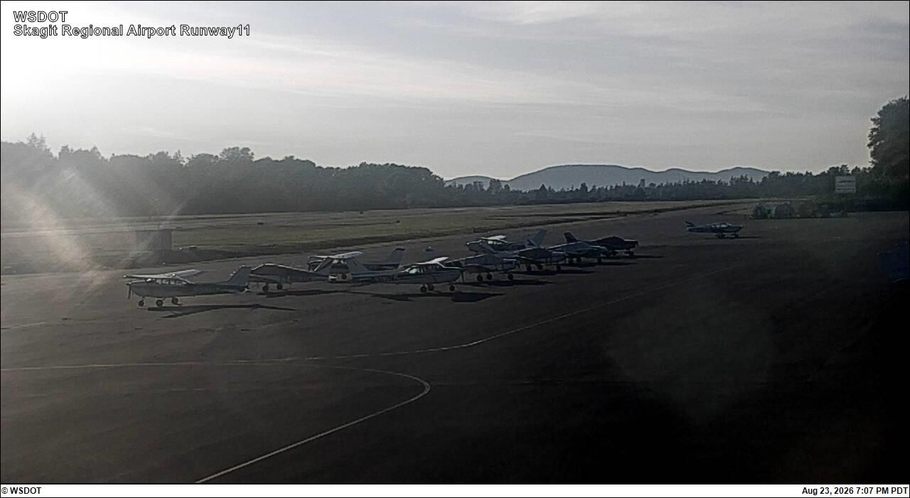 Traffic Cam Anacortes › North: Skagit Regional Airport