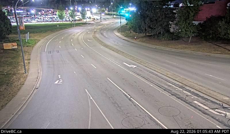 Traffic Cam Pitt Meadows › South: Hwy 7 (Lougheed Hwy) at Maple Meadows Way/Dewdney Trunk Rd, looking south