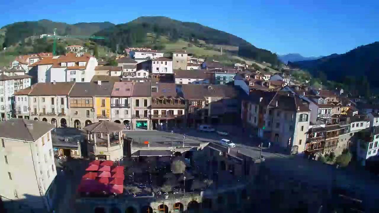 Potes: Plaza Capitán Palacios