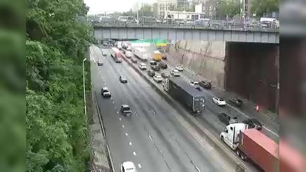 Traffic Cam New York › North: I-95 at Macombs Road