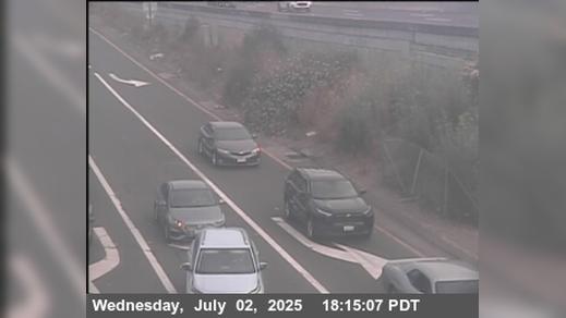 Traffic Cam Richmond › East: T258S -- I-80 : Central Avenue Onramp - Looking South