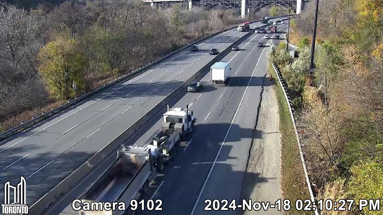 Traffic Cam Playter Estates: Don Valley Parkway near Prince Edward Viaduct