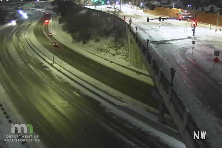 Traffic Cam St. Paul: I-94: I-94 EB @ Mounds Blvd