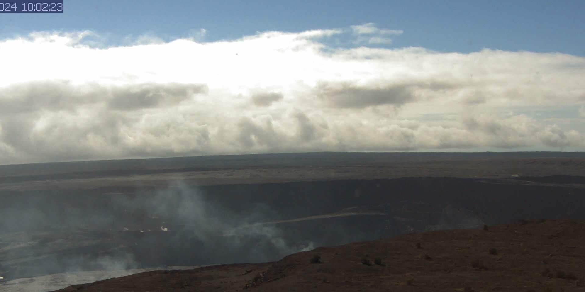Traffic Cam Volcano Village: Volcano at Kilauea (Hawai)