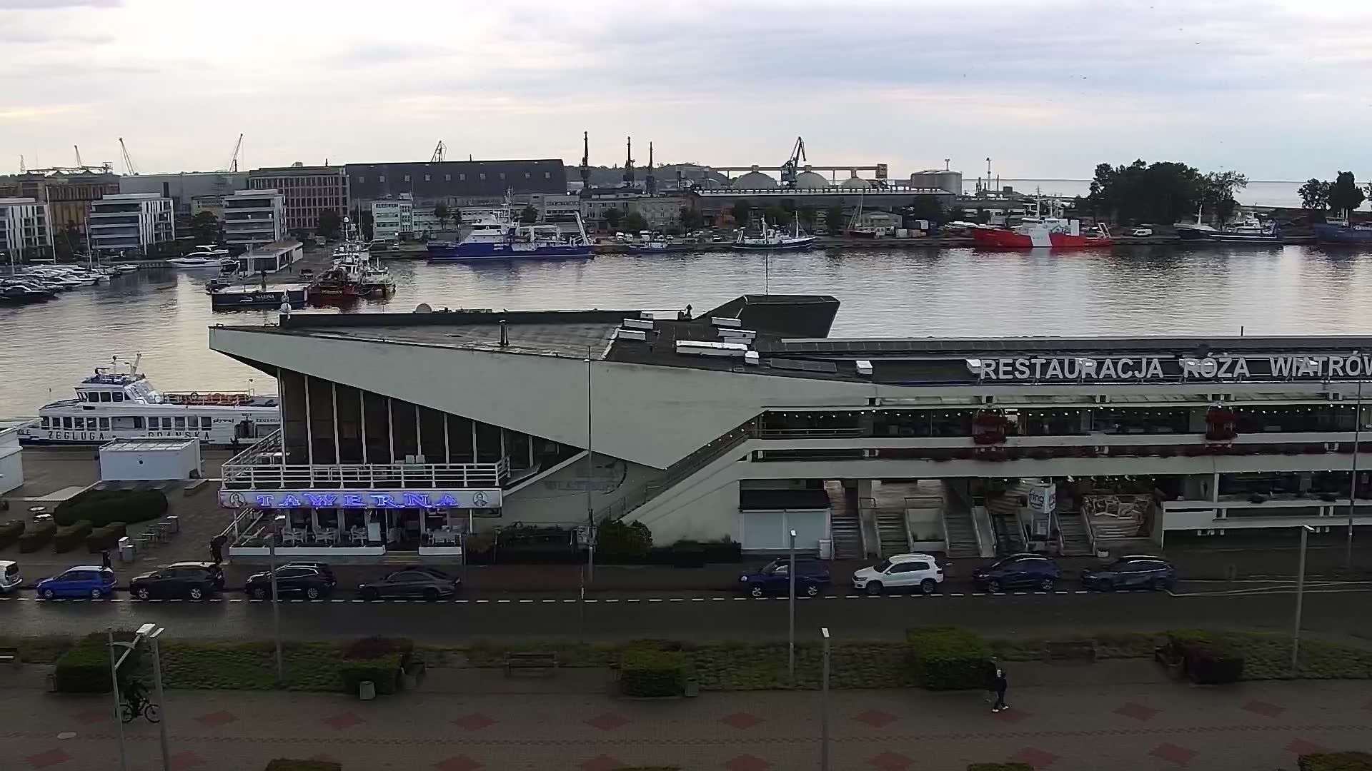 Traffic Cam Gdynia: Skwer Kościuszki i al. Jana Pawła II