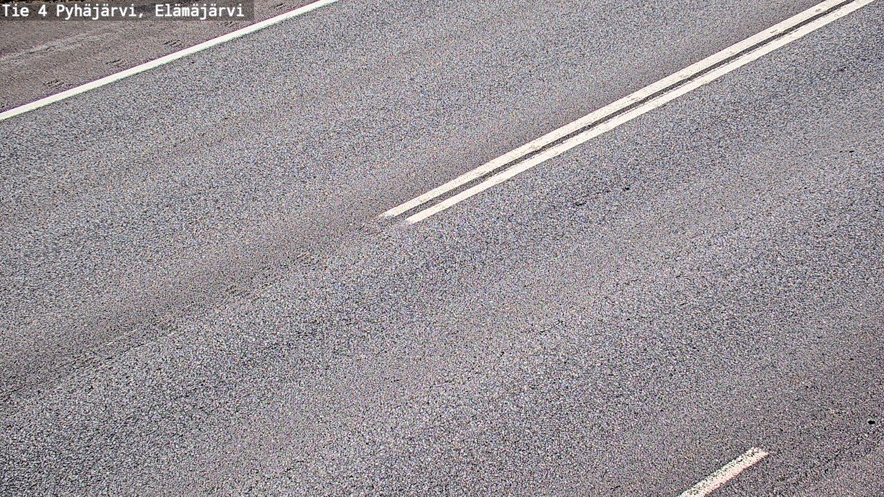 Traffic Cam Pyhajarvi: Tie4 Elamajarvi - Tienpinta