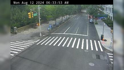 Traffic Cam Manhattan: 5 Avenue @ 72 Street