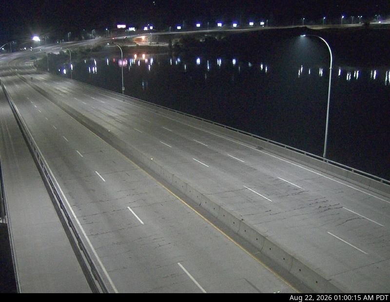 Traffic Cam West Kelowna › West: Mid span of WR Bennett Bridge connecting Kelowna and - looking west