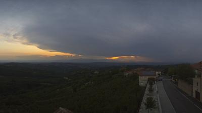 immagine della webcam nei dintorni di Sinio: webcam Albaretto della Torre