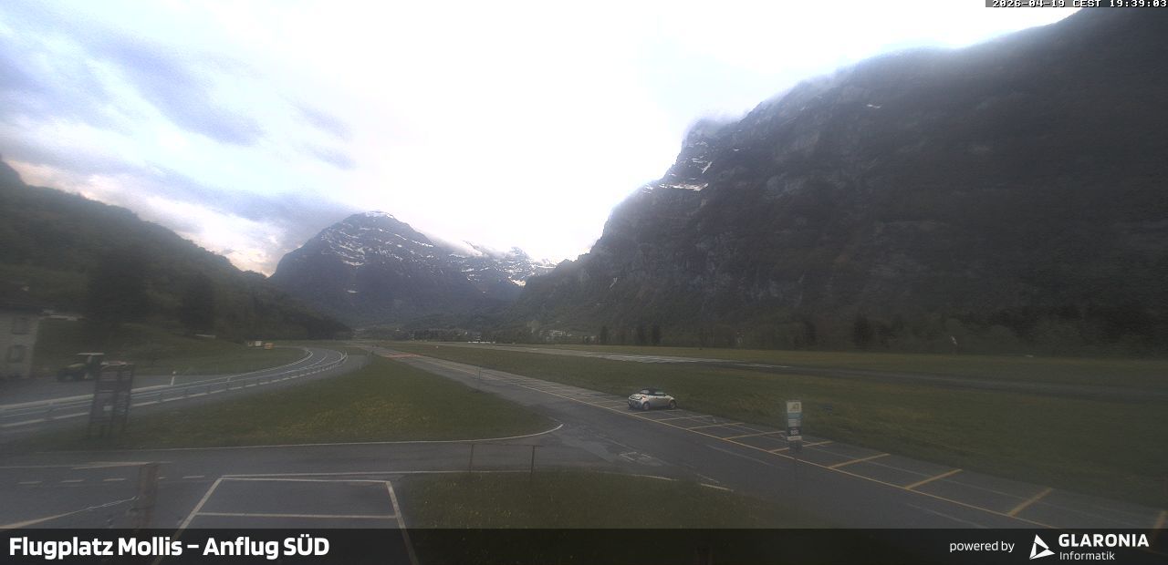 Glarus Nord › Süden: Mollis Airport
