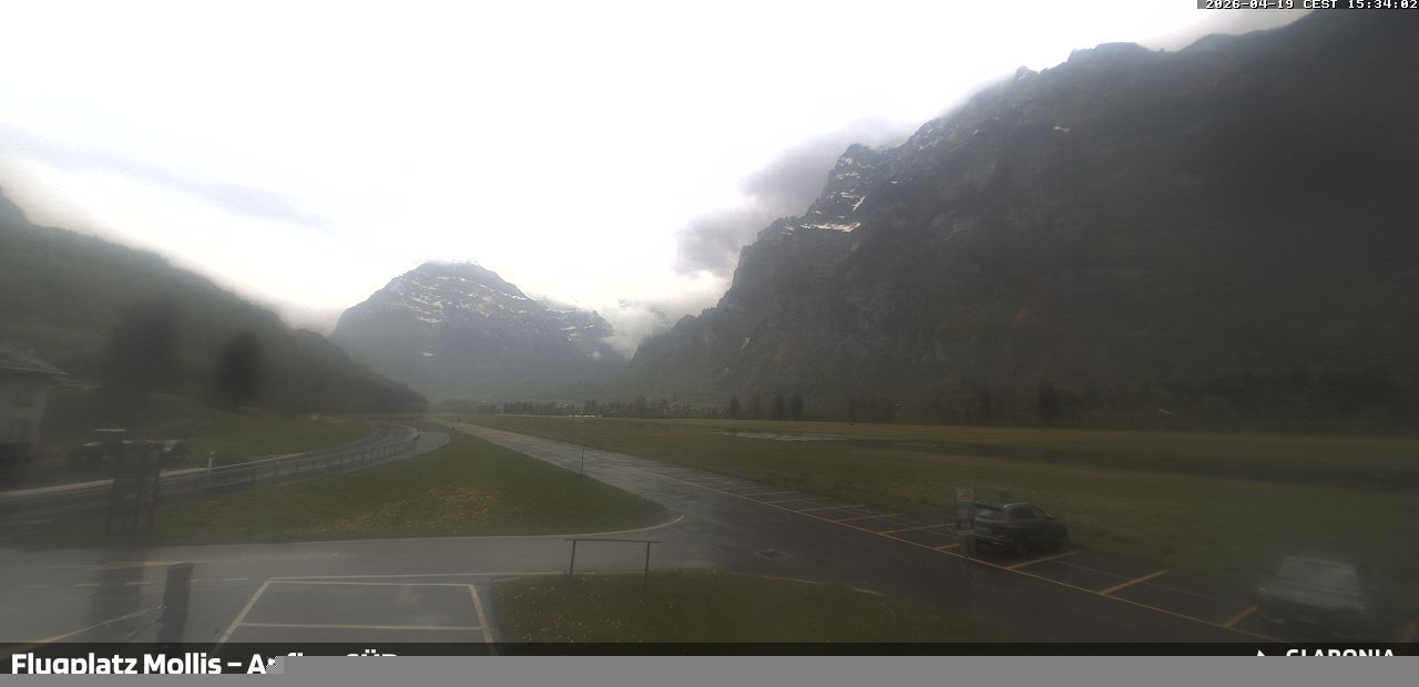 Glarus Nord › Süden: Mollis Airport
