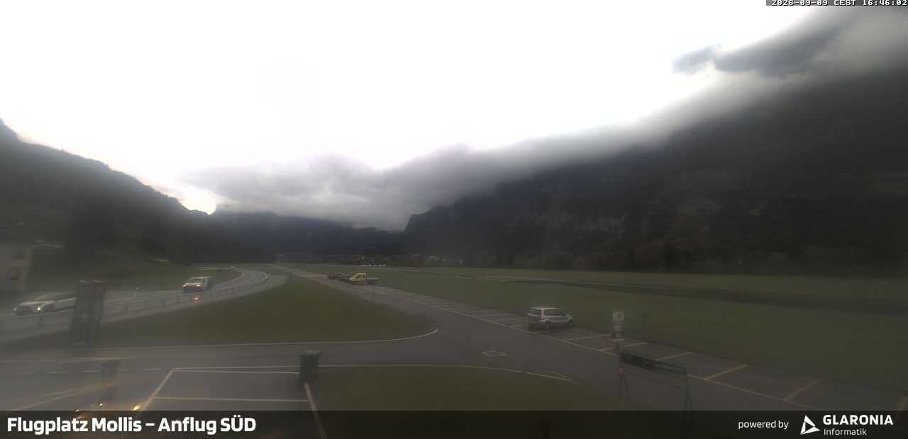 Glarus Nord › Süden: Mollis Airport