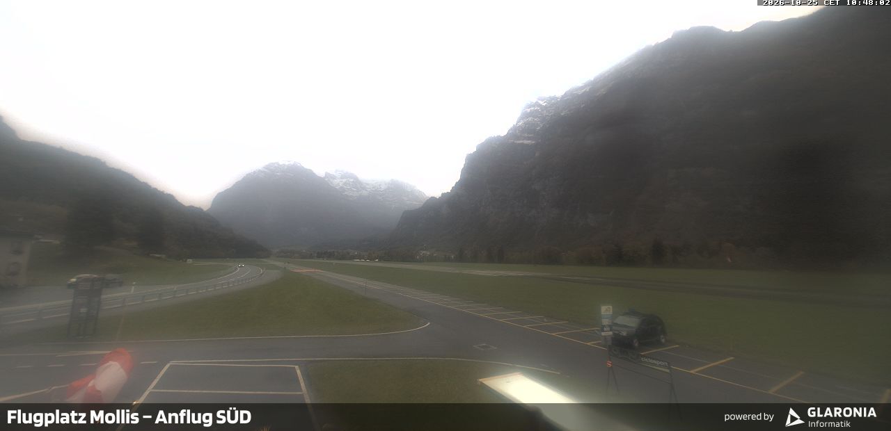 Glarus Nord › Süden: Mollis Airport