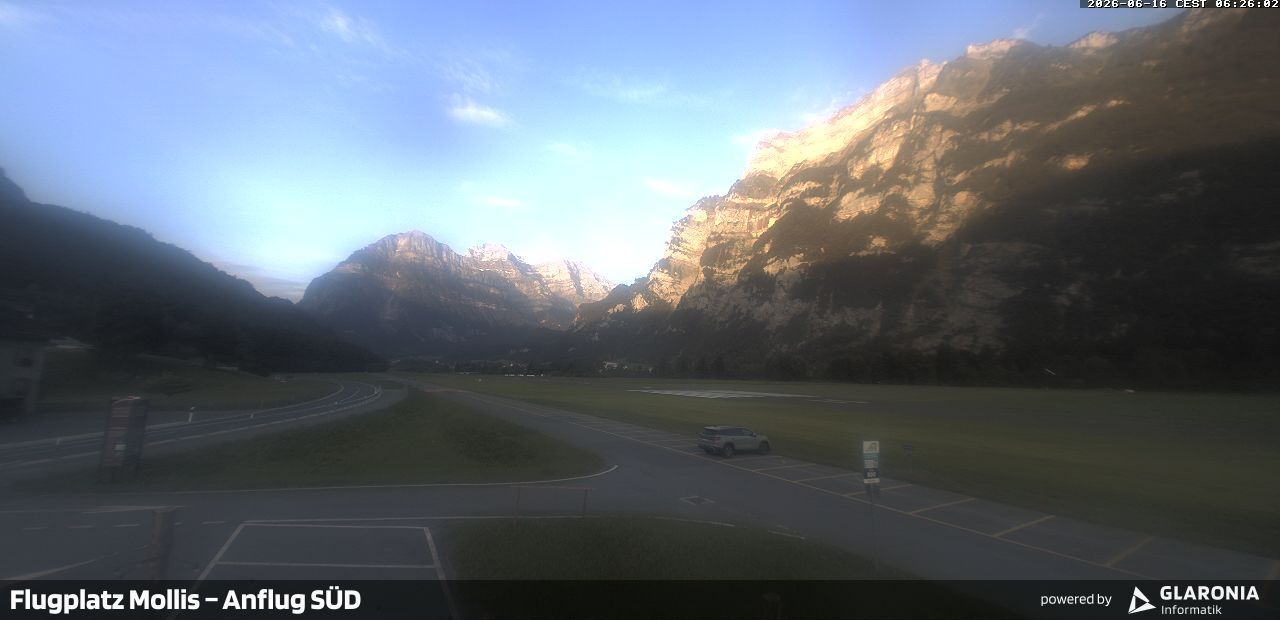 Glarus Nord › Süden: Mollis Airport