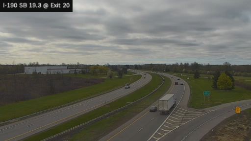 Traffic Cam Sandy Beach › South: I-190 at Interchange 20 (Long Road)