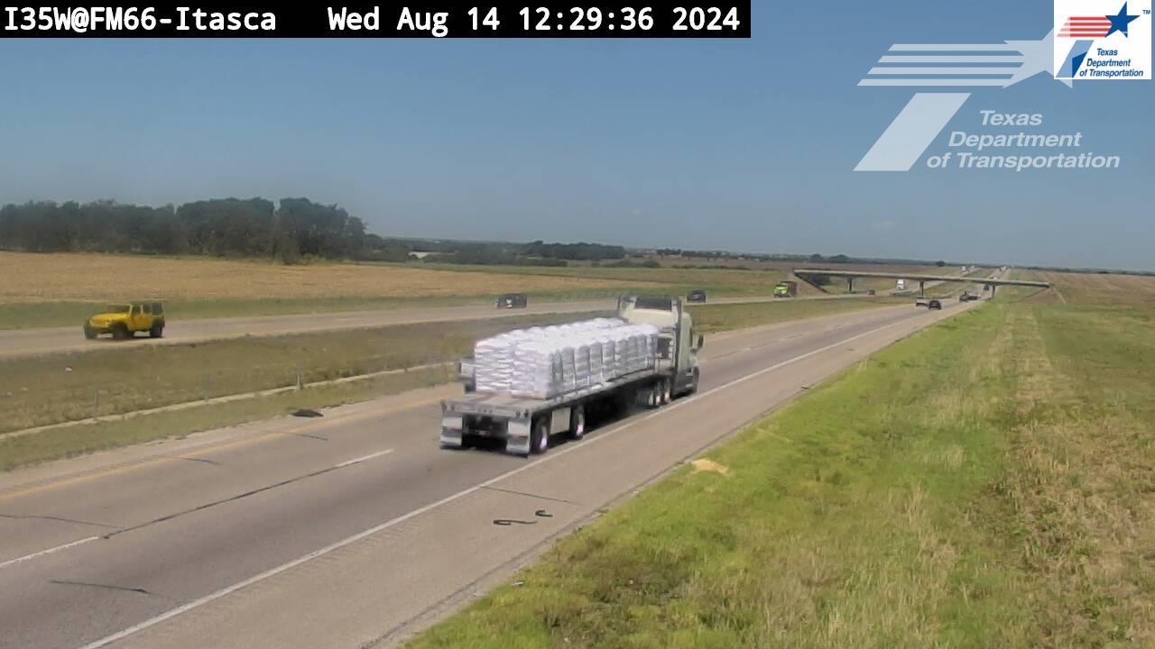 Traffic Cam Itasca › North: I35W@FM66