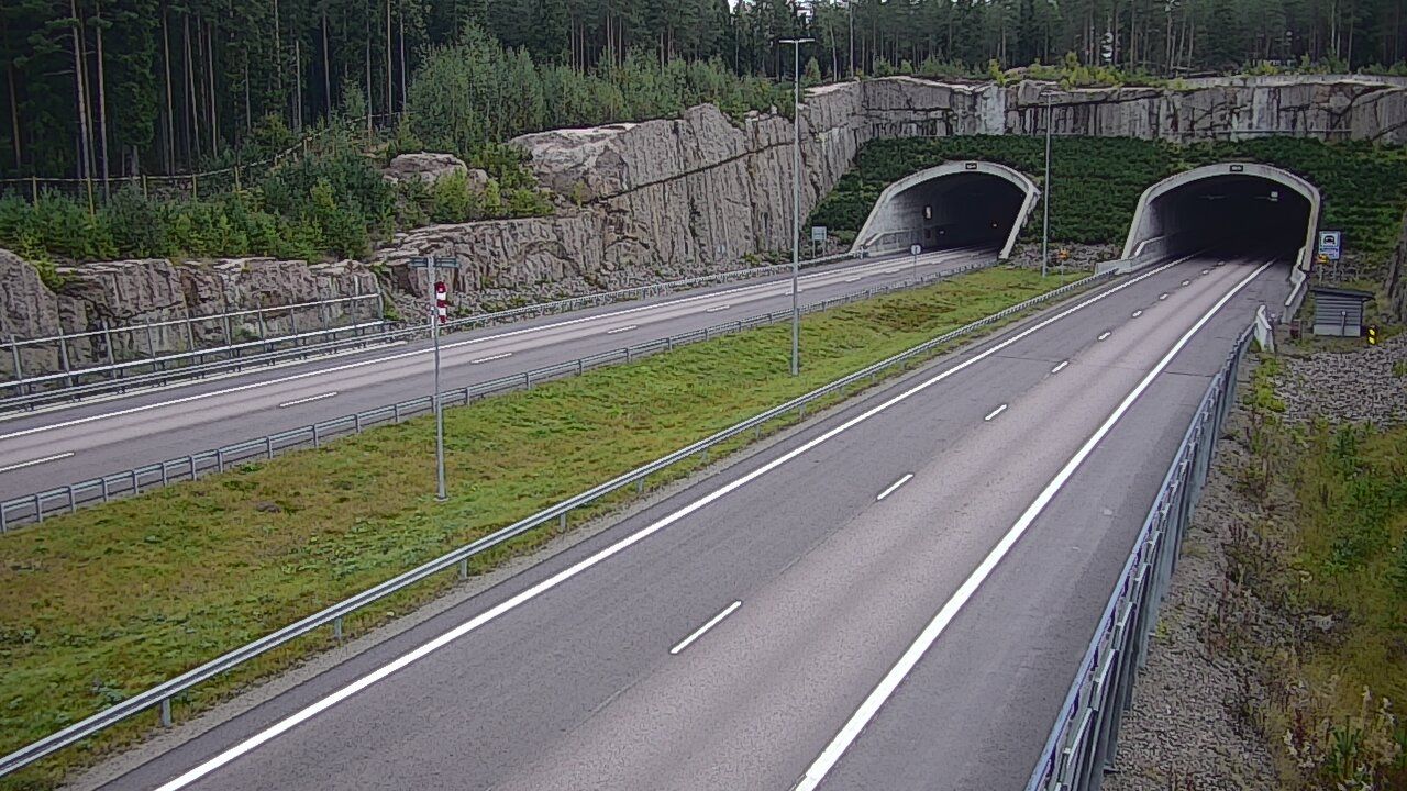 Traffic Cam Virolahti: Tie - Vaalimaan tunneli, suuaukko länsi - null