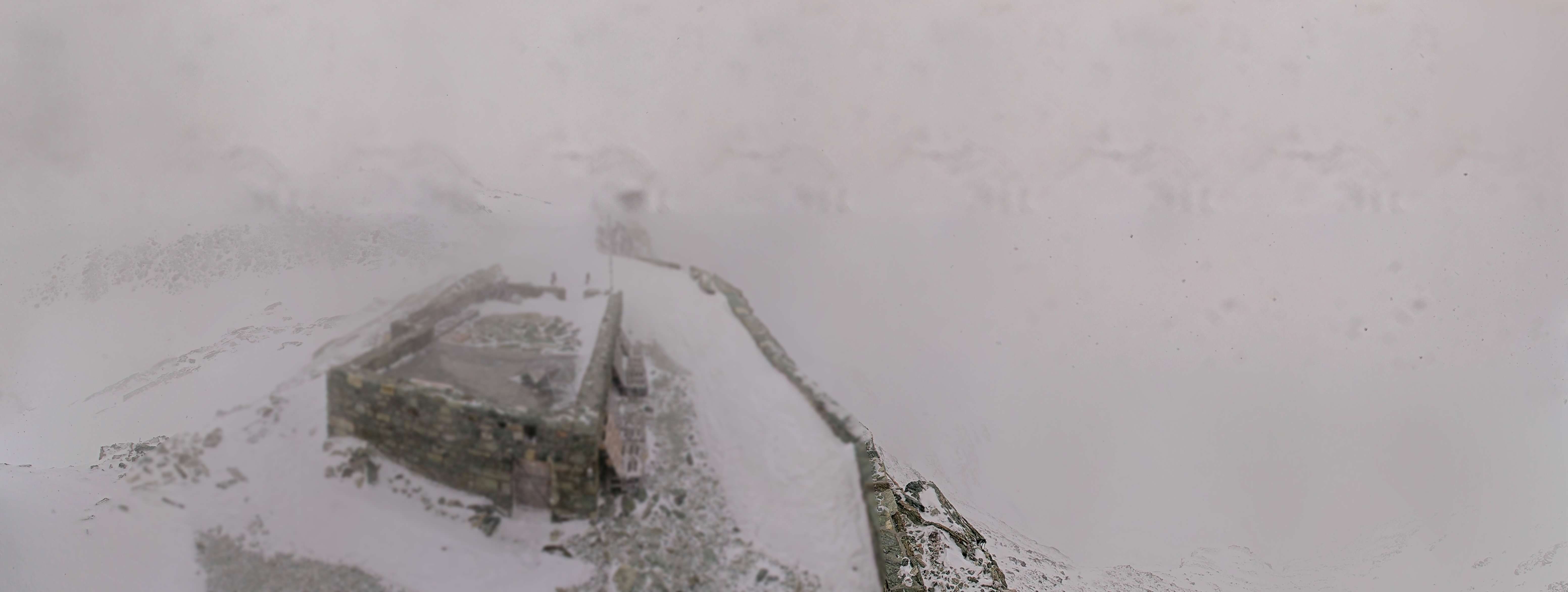 Anniviers › Südosten: Cabane de Tracuit CAS - Turtmann Glacier - Bishorn - Tracuit - Weisshorn