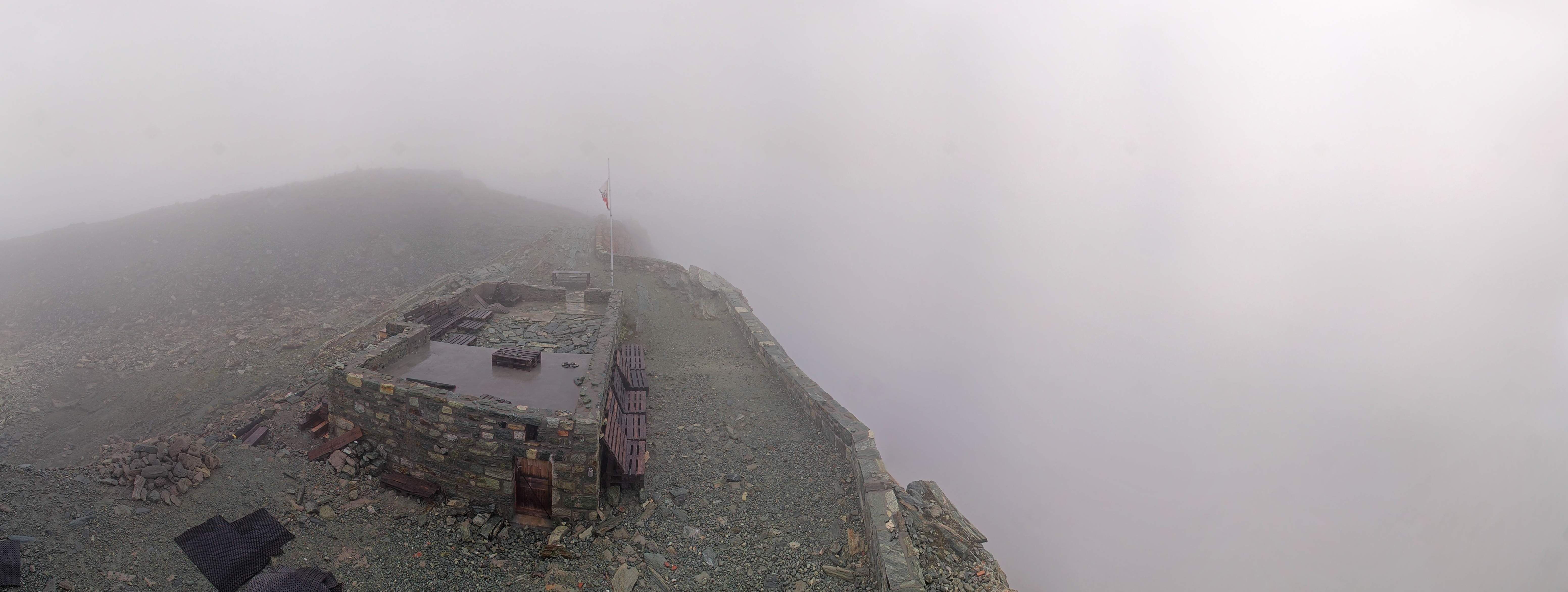 Anniviers › Süd-Ost: Cabane de Tracuit CAS - Turtmann Glacier - Bishorn - Tracuit - Weisshorn