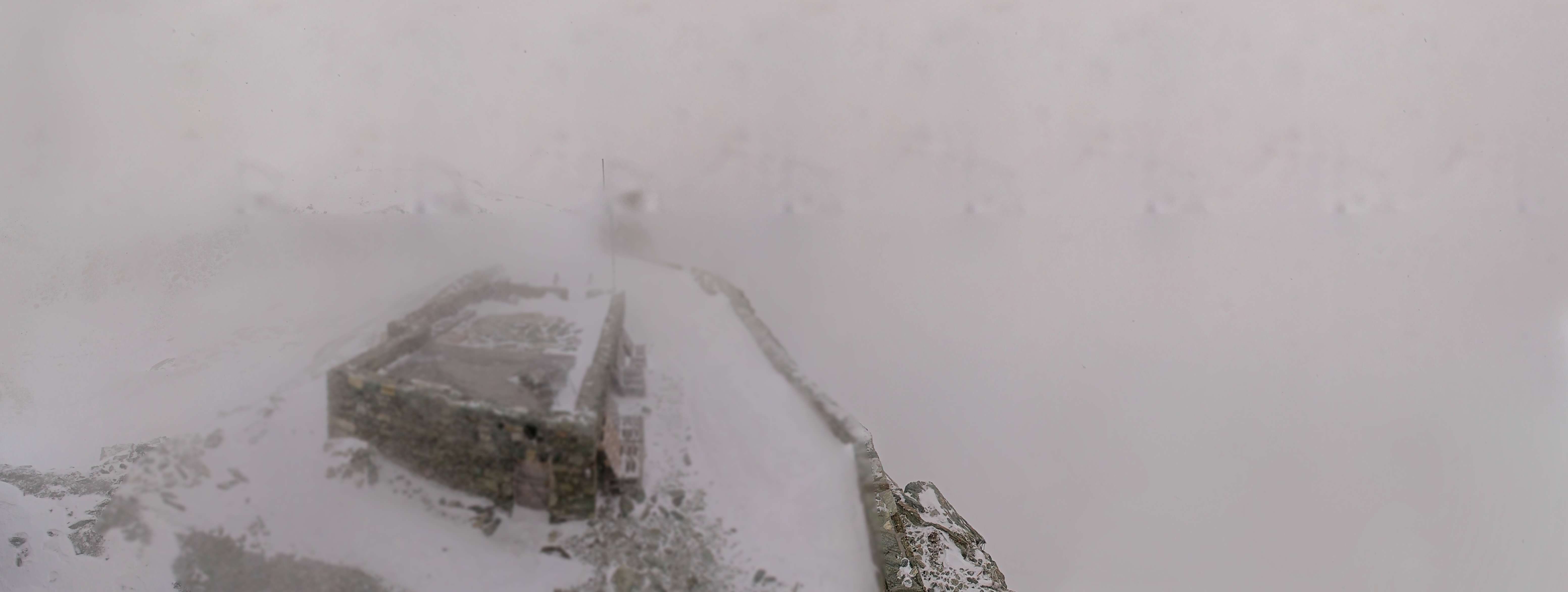 Anniviers › Südosten: Cabane de Tracuit CAS - Turtmann Glacier - Bishorn - Tracuit - Weisshorn