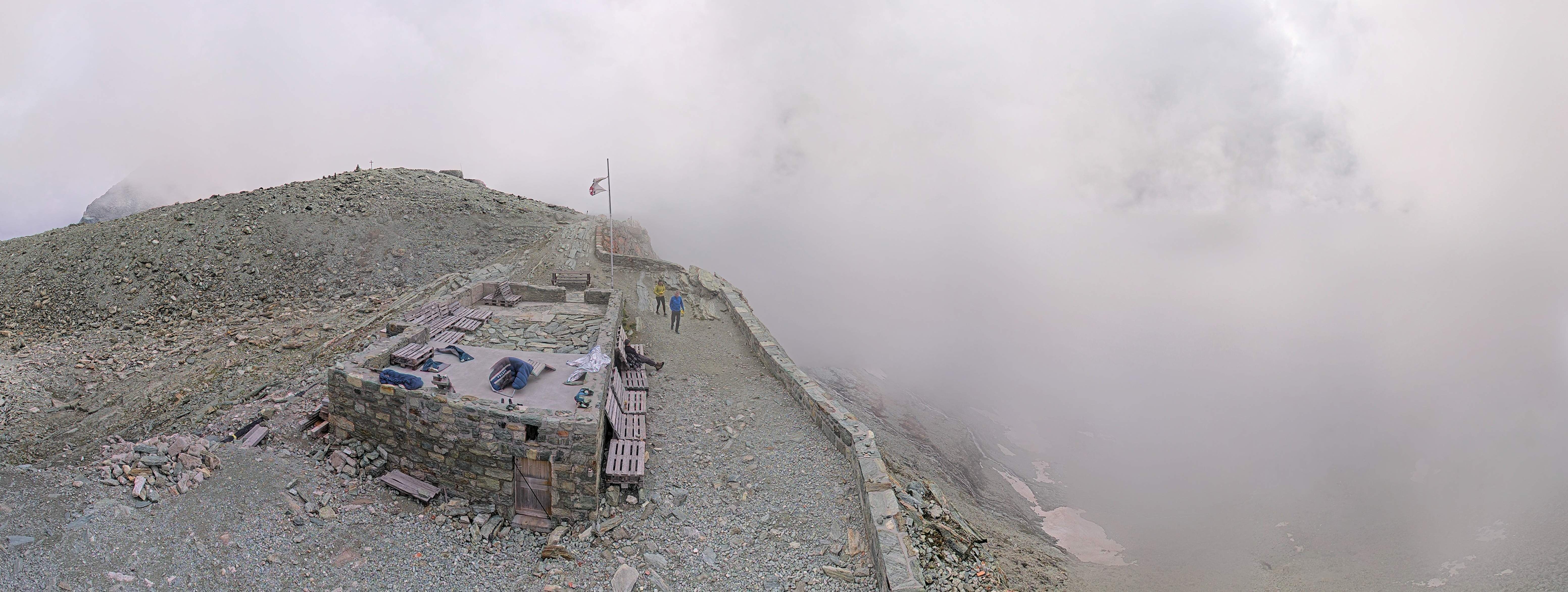 Anniviers › Süd-Ost: Cabane de Tracuit CAS - Turtmann Glacier - Bishorn - Tracuit - Weisshorn